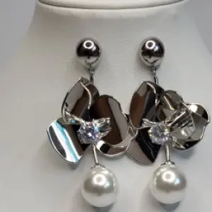 Diamond Drift Earrings